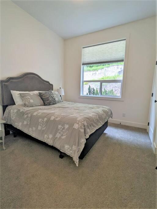 Mountain Retreat With Views, Hot Tub, Games & Ac Βίλα Chilliwack Εξωτερικό φωτογραφία